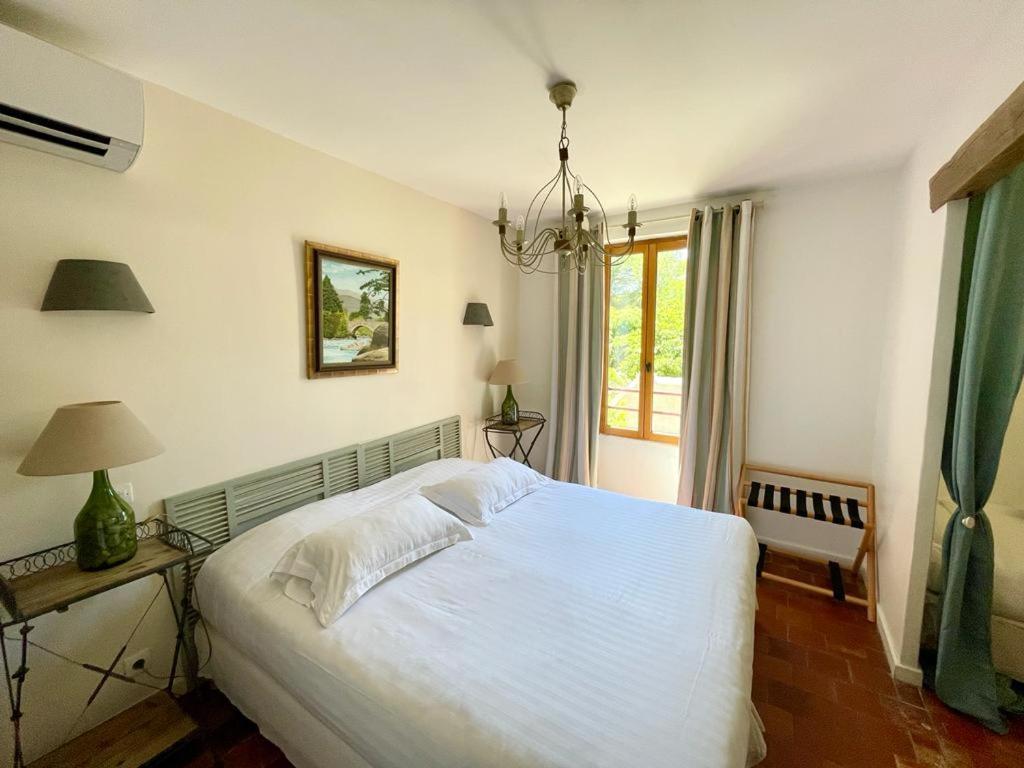 Chateau Le Bouis Gruissan Ruang foto